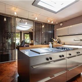 5 bedroom villa with pool and tennis court near San Gimignano, sleeps 10